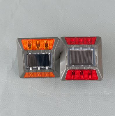 Giá tốt. Không thấm nước IP>67 Aluminum 6 LED Solar Stud Lamp với độ chống nén 30 tấn và khoảng cách xem 800m trực tuyến
